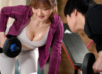Cặp đôi nữ PT gợi cảm và chàng trai số hưởng chịch nhau